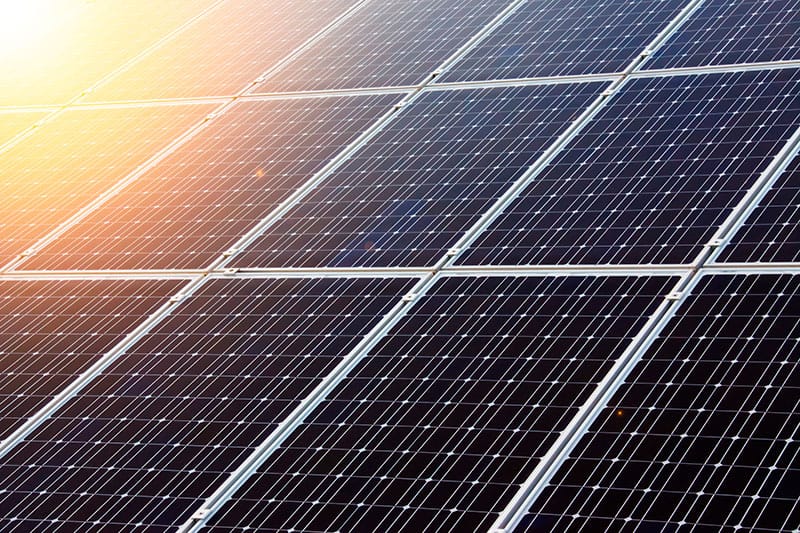 autoconsumo fotovoltacio es una medida de eficiencia energetica para ahorrar energia y dinero